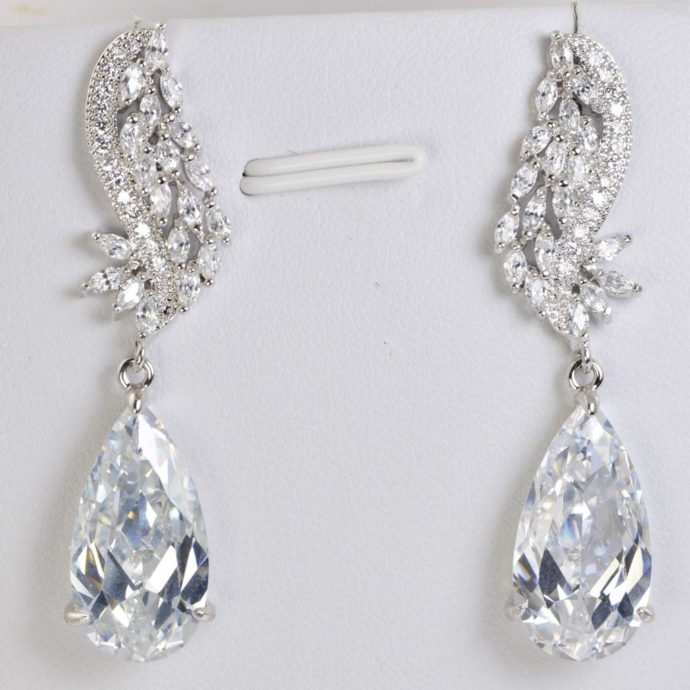 Luxury CZ Trendy Drop Brilliant Drop Crystal Dangle Earrings